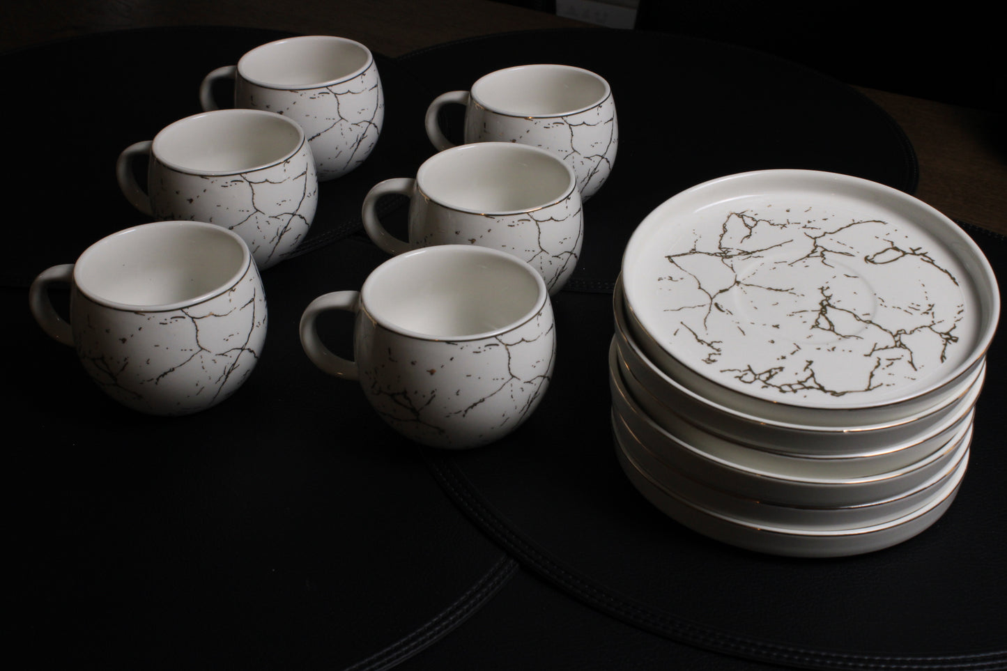 Guldmarmor – Exklusivt Kaffekoppsset med Marmorerad Finish - 12 Delar Set