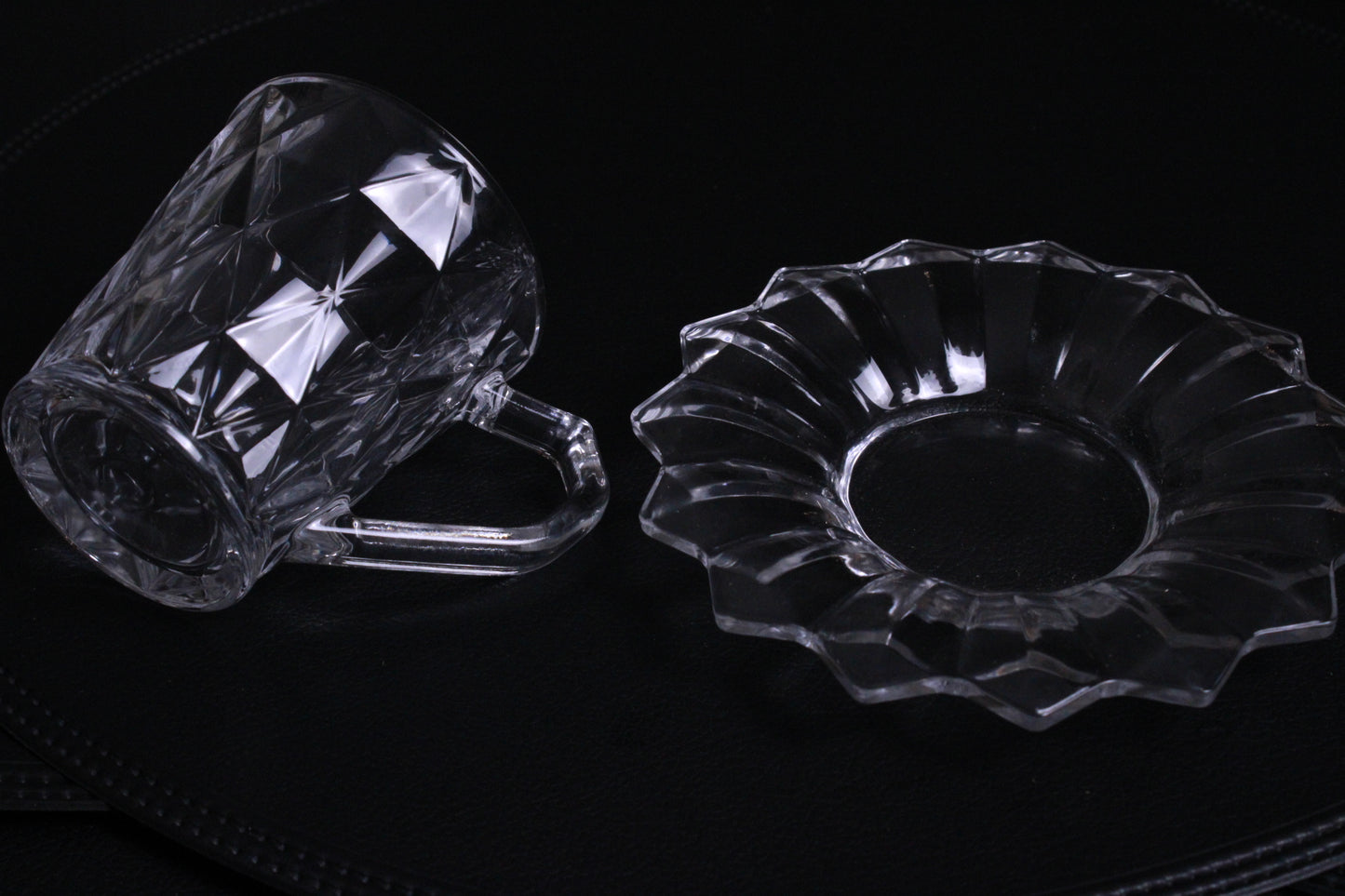 Te-glas med Fat i Klart Glas och Diamantmönster - 12 Delar