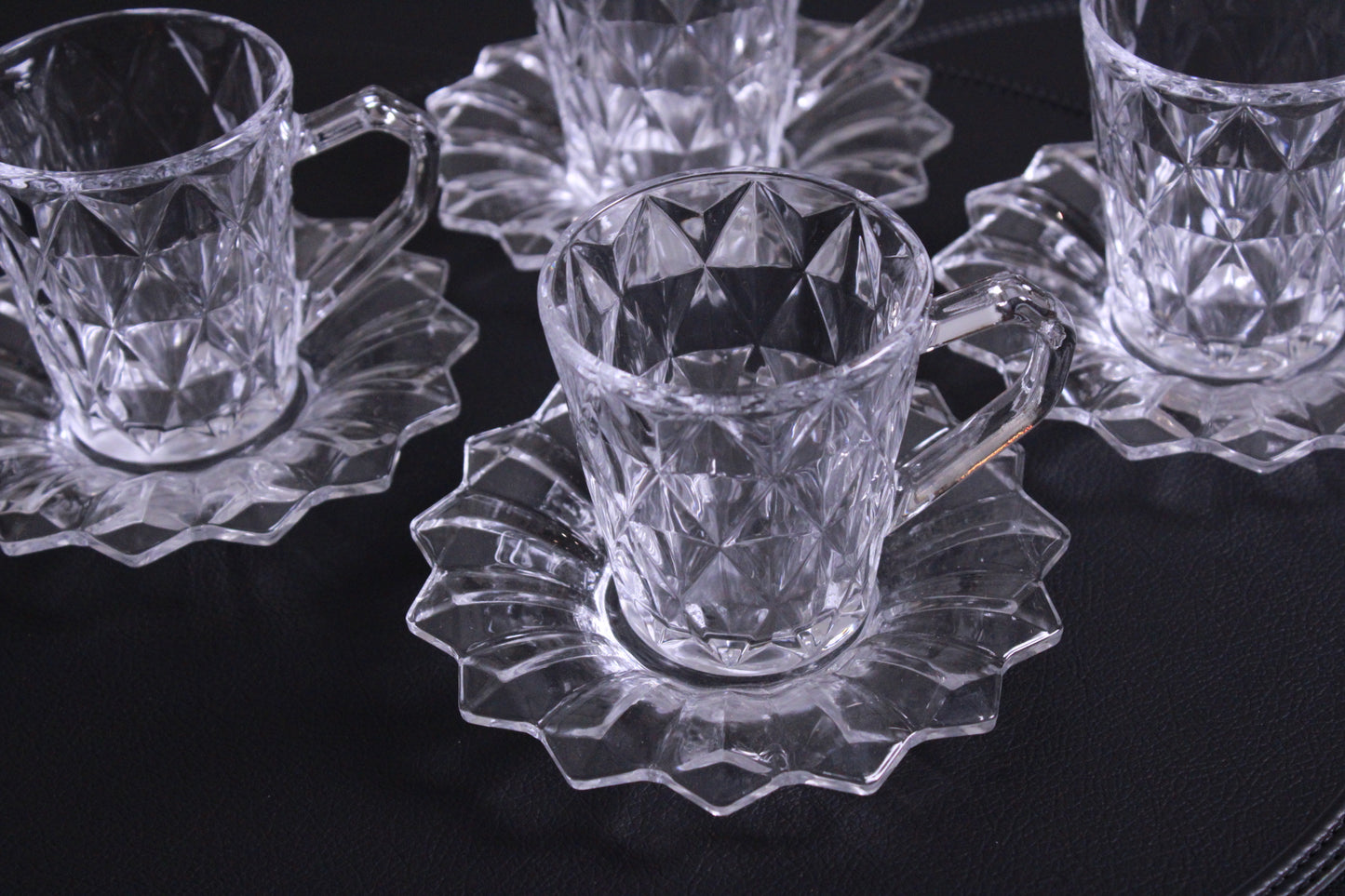 Te-glas med Fat i Klart Glas och Diamantmönster - 12 Delar
