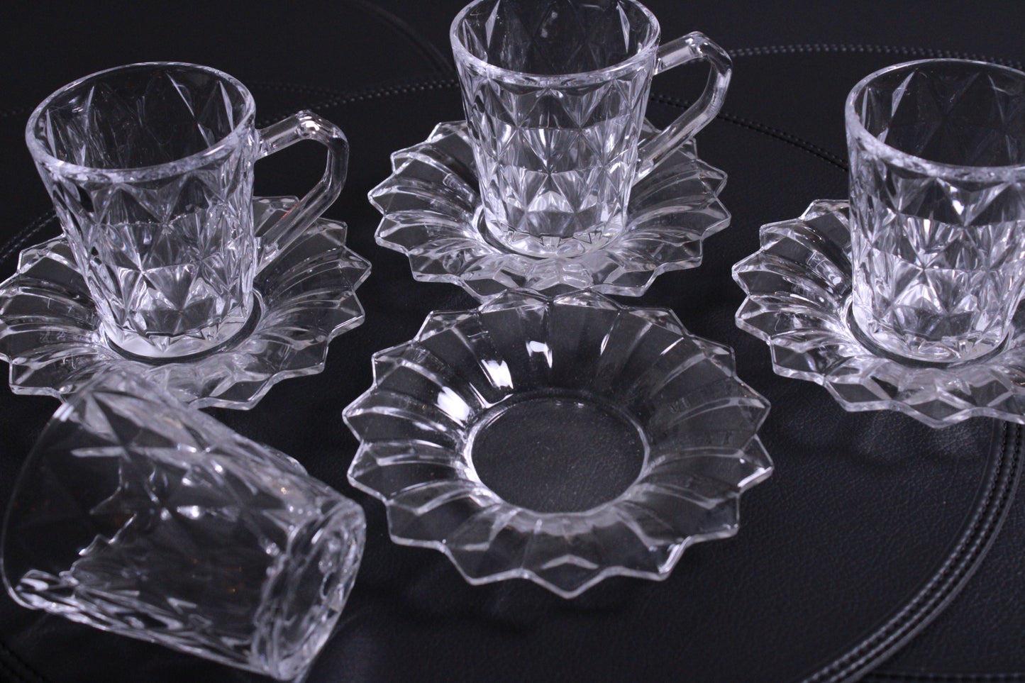 Te-glas med Fat i Klart Glas och Diamantmönster - 12 Delar