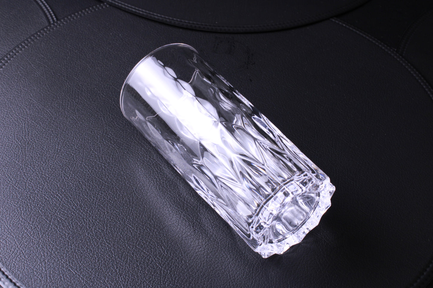 Set med 6 Höga Glas – Kristallinspirerad Design