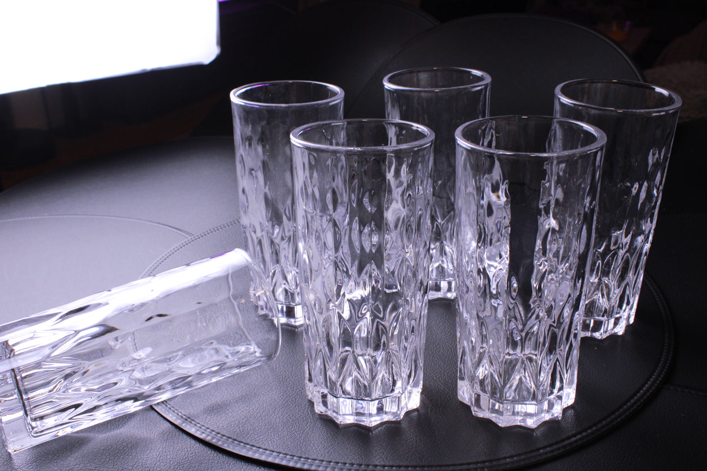 Set med 6 Höga Glas – Kristallinspirerad Design