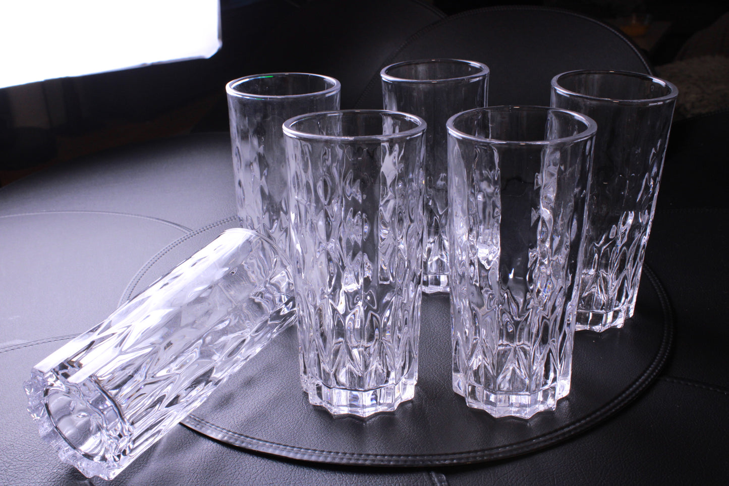 Set med 6 Höga Glas – Kristallinspirerad Design